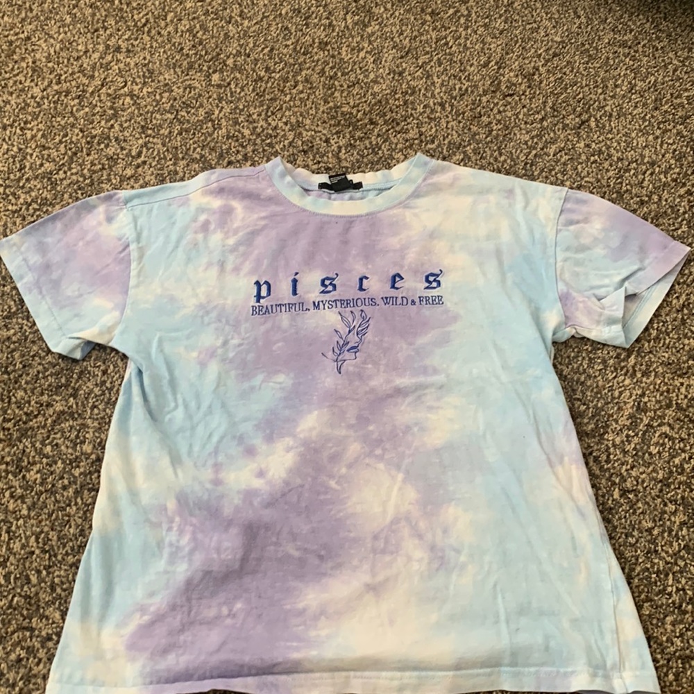 tie-dye pisces t-shirt